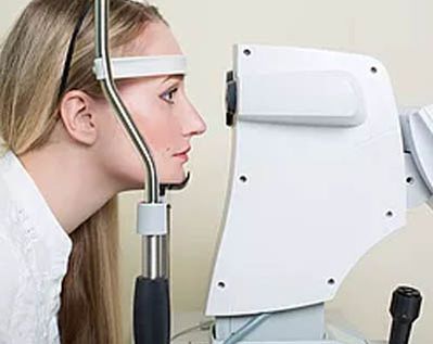 woman having an eye test